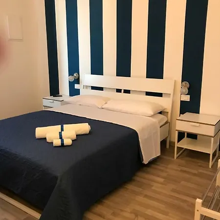 Bed & Breakfast Bedroom La Stazione *
